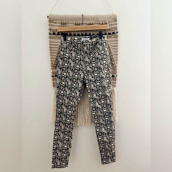 Good American Beige Snake Print Skinny Pants - Picture 9 of 12